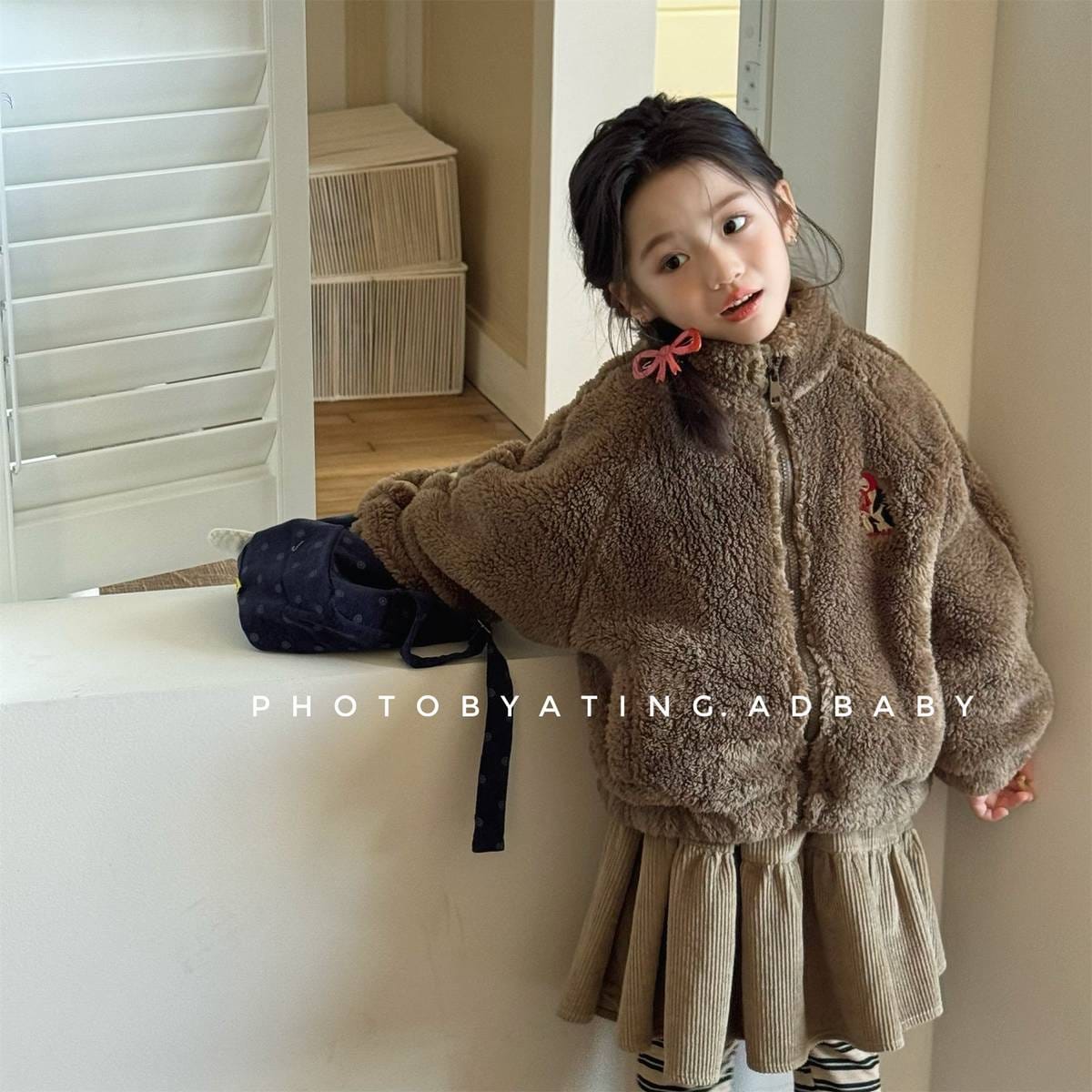 ショートコート・ジャケット・ジャンパー ボアジャケット アウター ジップアップ 腕ライン 刺繍入り もこもこ素材【mh0011398】