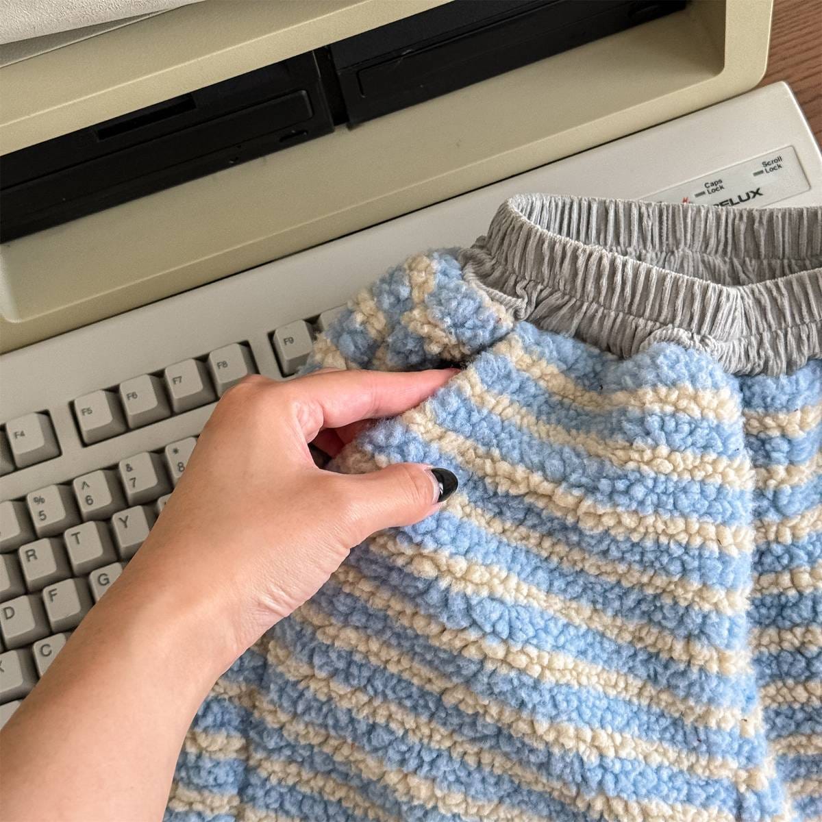 ロングパンツ・スウェットパンツ ロングパンツ シープボア ボーダー柄 もこもこボア 長ズボン【mh0011400】