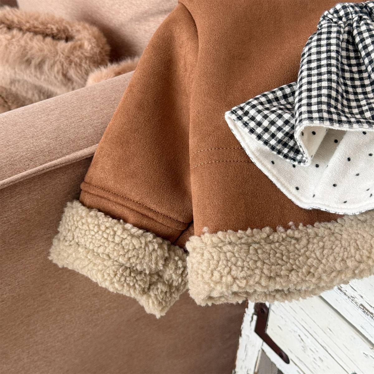 ショートコート・ジャケット・ジャンパー フェイクムートンジャケット ボア裏地 スエード調素材 もこもこアウター【mh0011404】