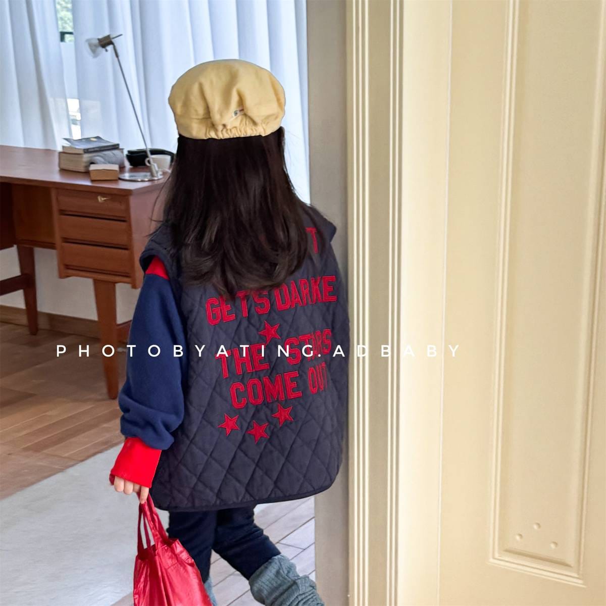 ベスト キルティングベスト ノースリーブ 刺繍ロゴ 中綿入り アウター【mh0011411】