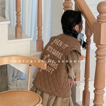 ベスト キルティングベスト ノースリーブ 刺繍ロゴ 中綿入り アウター【mh0011411】