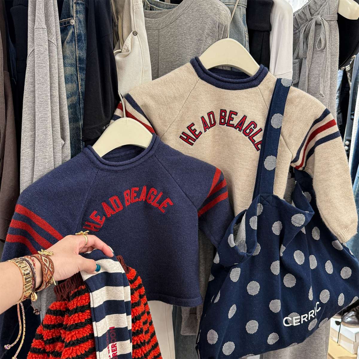 ニット・セーター 長袖セーター ニット素材 ラグラン袖 刺繡ロゴ トップス【mh0011422】