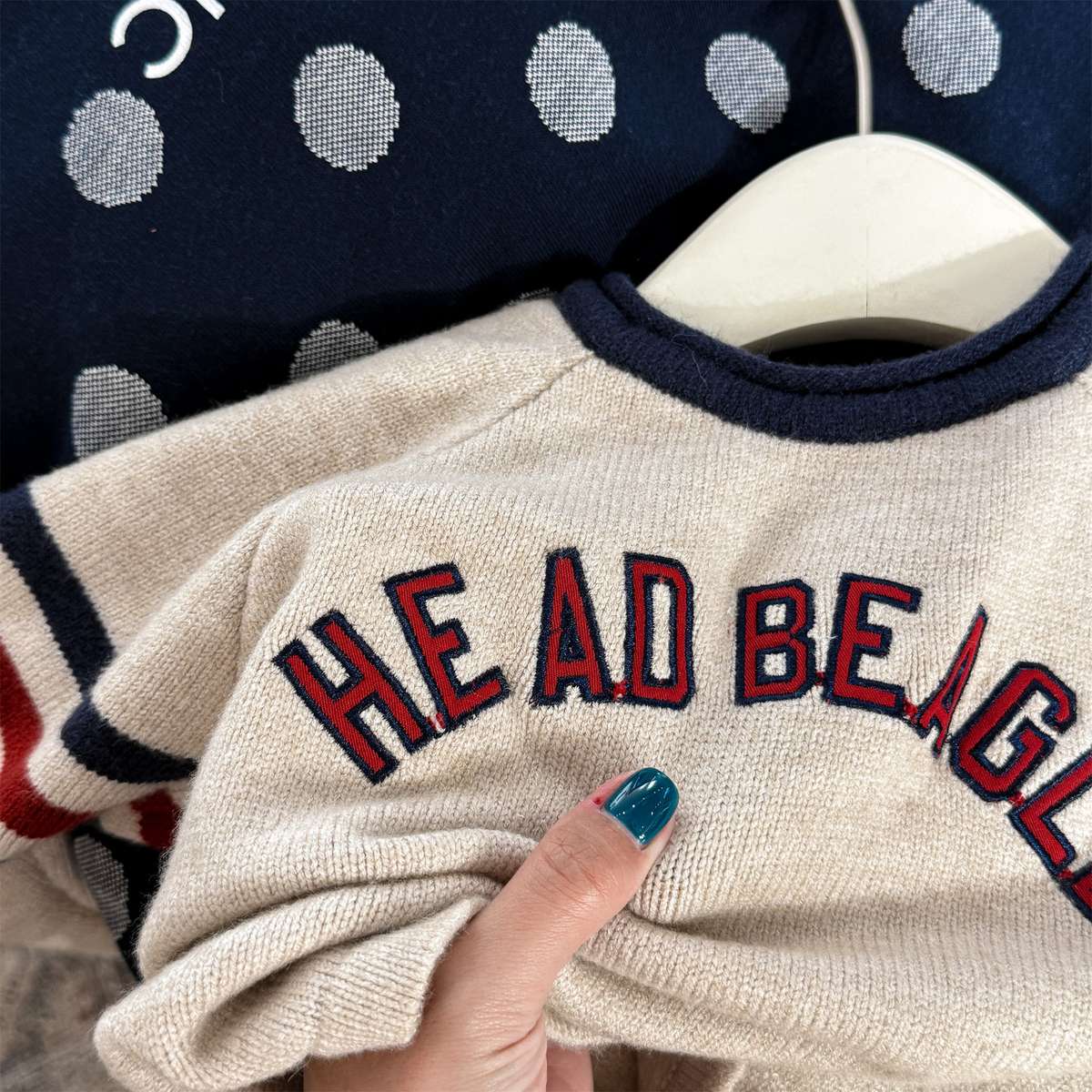 ニット・セーター 長袖セーター ニット素材 ラグラン袖 刺繡ロゴ トップス【mh0011422】