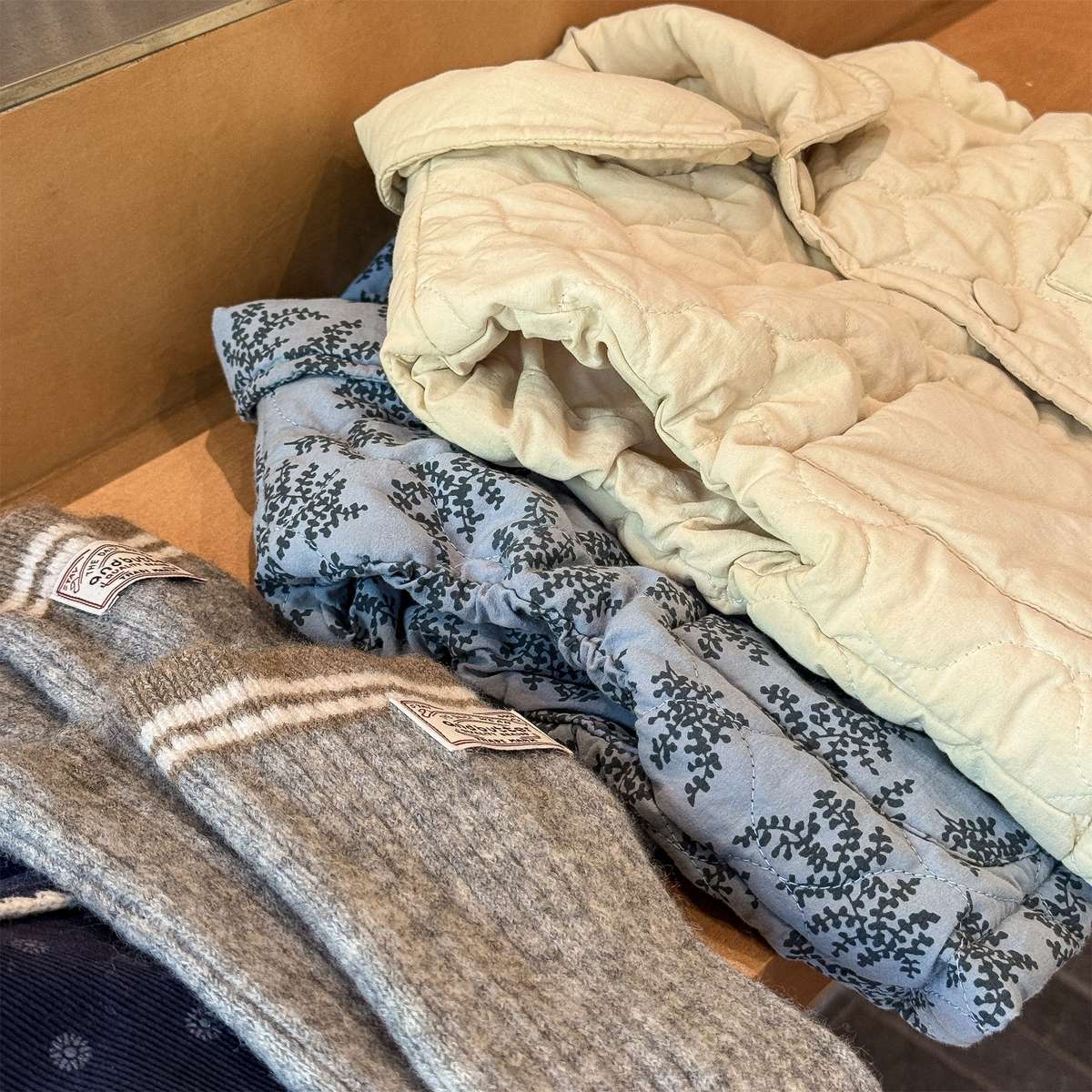 ベスト キルティングベスト ノースリーブ 中綿入り 花柄プリント【mh0011425】