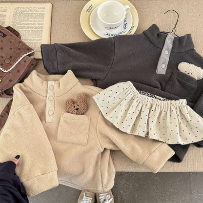 トレーナー・フーディ フリースプルオーバー ハイネック スナップボタン もこもこワッペン【mh0011428】