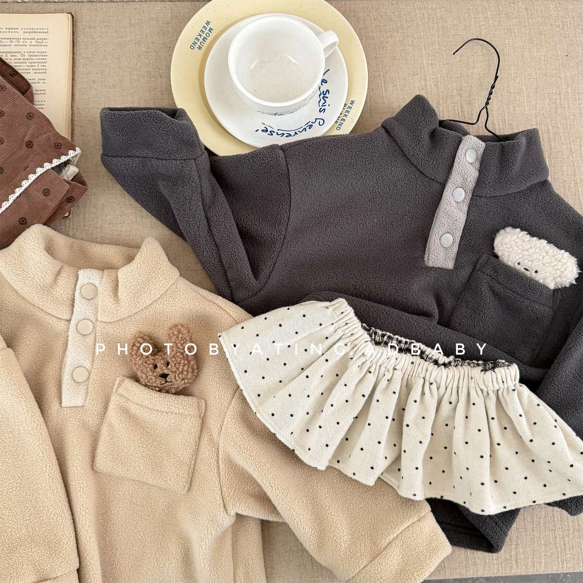 トレーナー・フーディ フリースプルオーバー ハイネック スナップボタン もこもこワッペン【mh0011428】