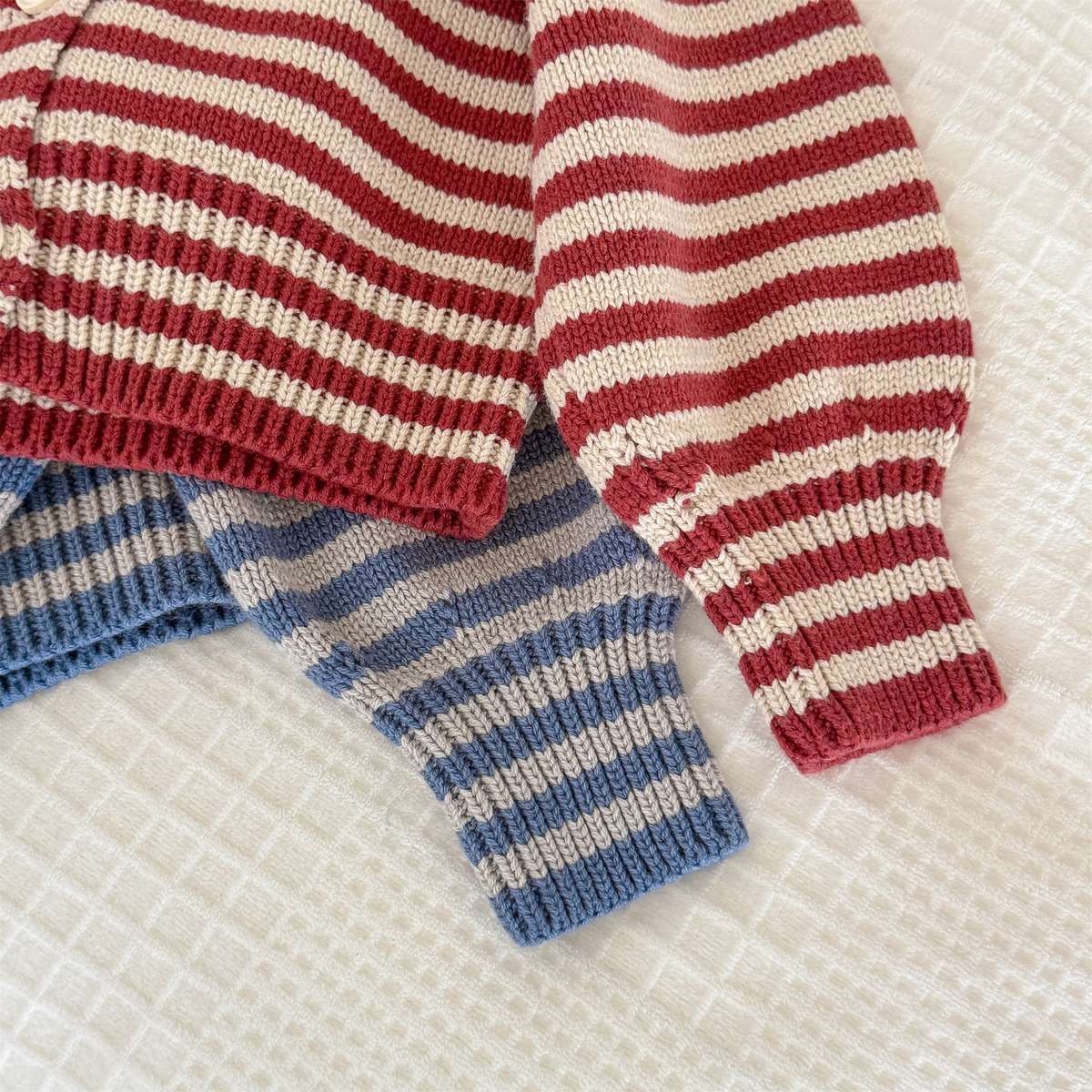 カーディガン・パーカー ボーダーニットカーディガン 襟付き 長袖 ボタン開閉 トップス【mh0011431】