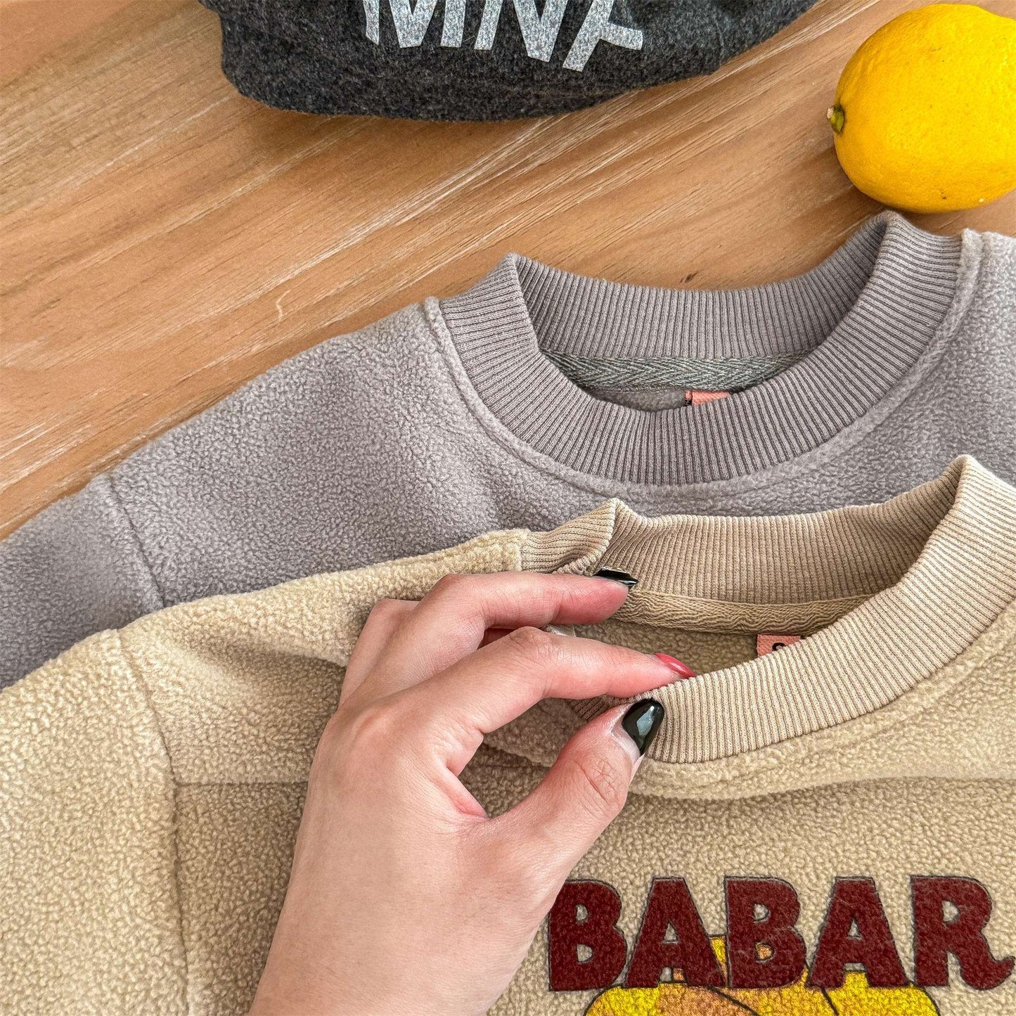 トレーナー・フーディ 長袖フリーススウェット プリント トレーナー ゆるシルエット【mh0011435】