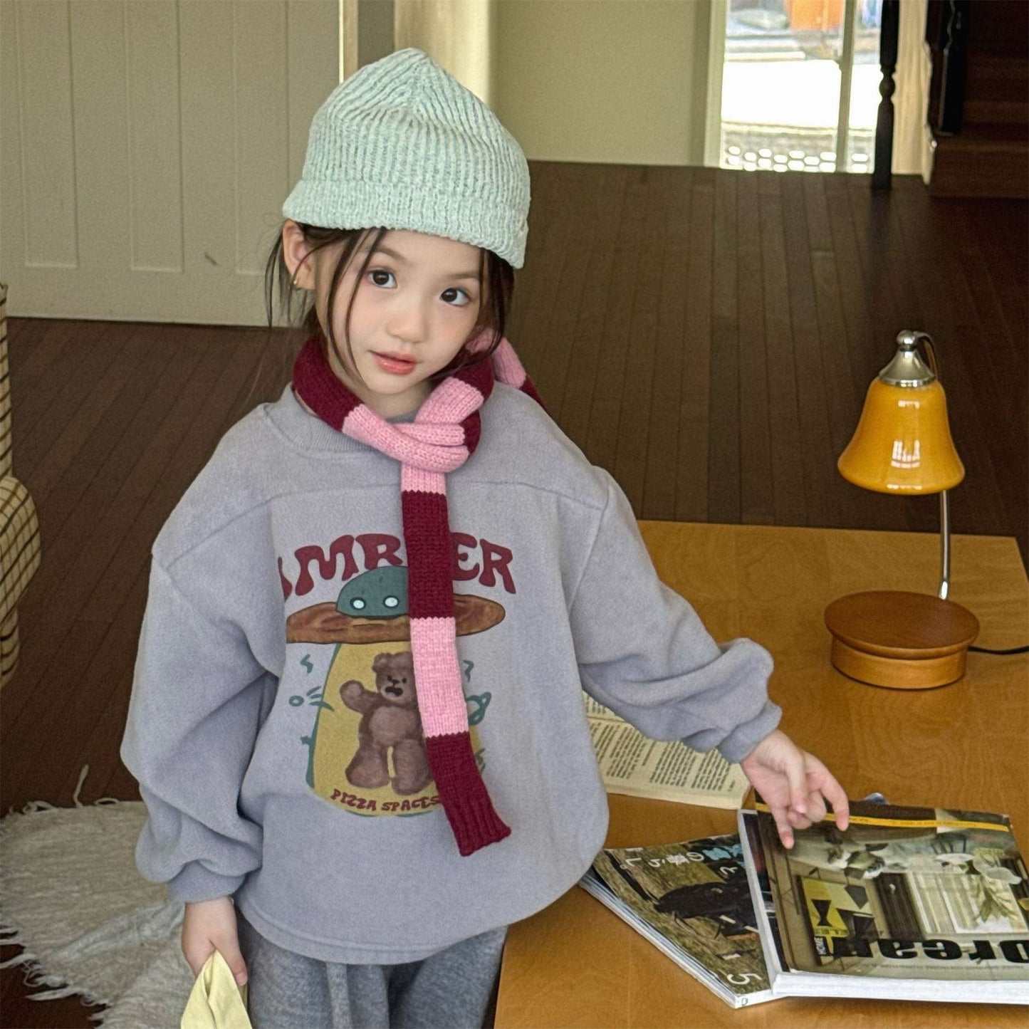 トレーナー・フーディ 長袖フリーススウェット プリント トレーナー ゆるシルエット【mh0011435】