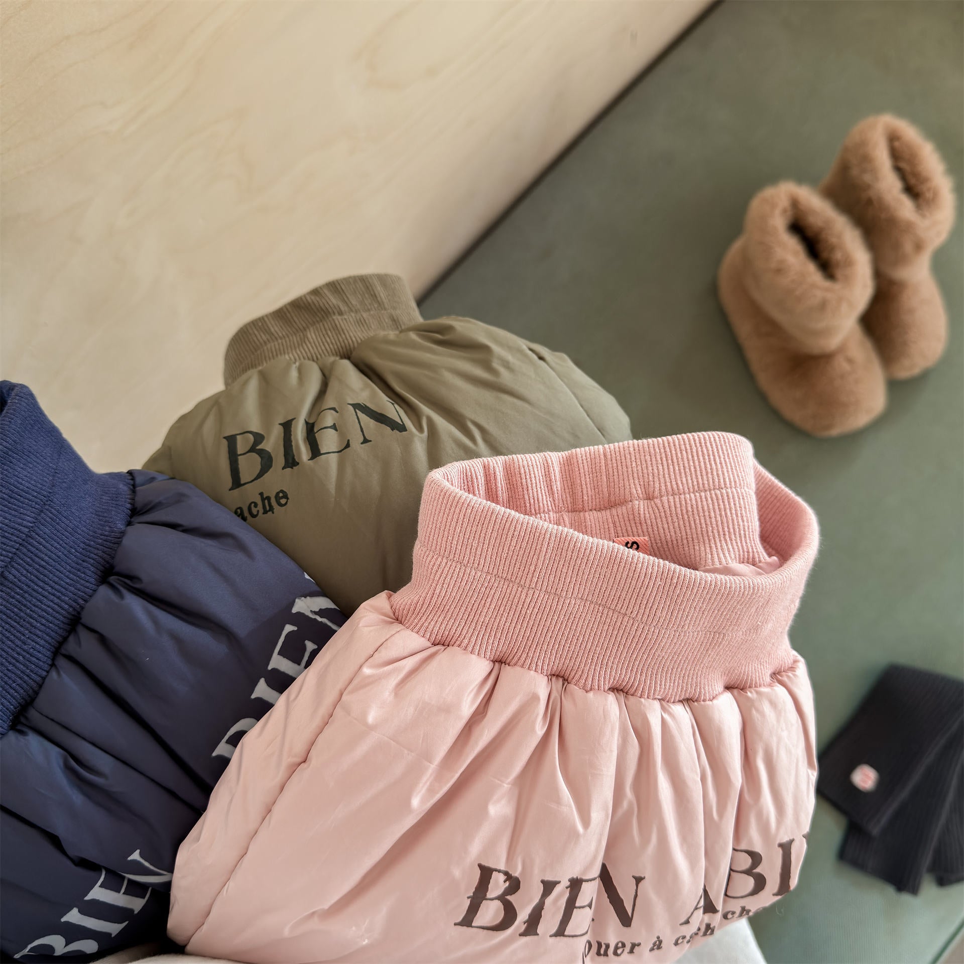 ロングパンツ・スウェットパンツ 中綿防寒パンツ ジョガーパンツ 暖パン ロゴプリント【mh0011916】