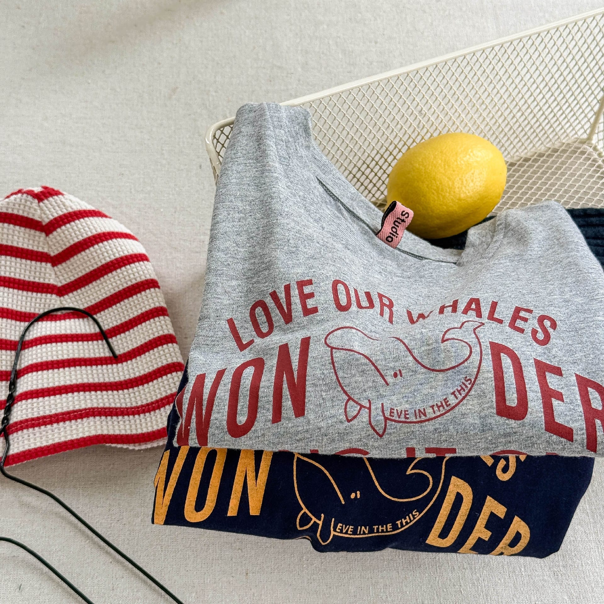 タンクトップ・キャミソール・ノースリーブトップス プリントノースリーブTシャツ【mh0009536】