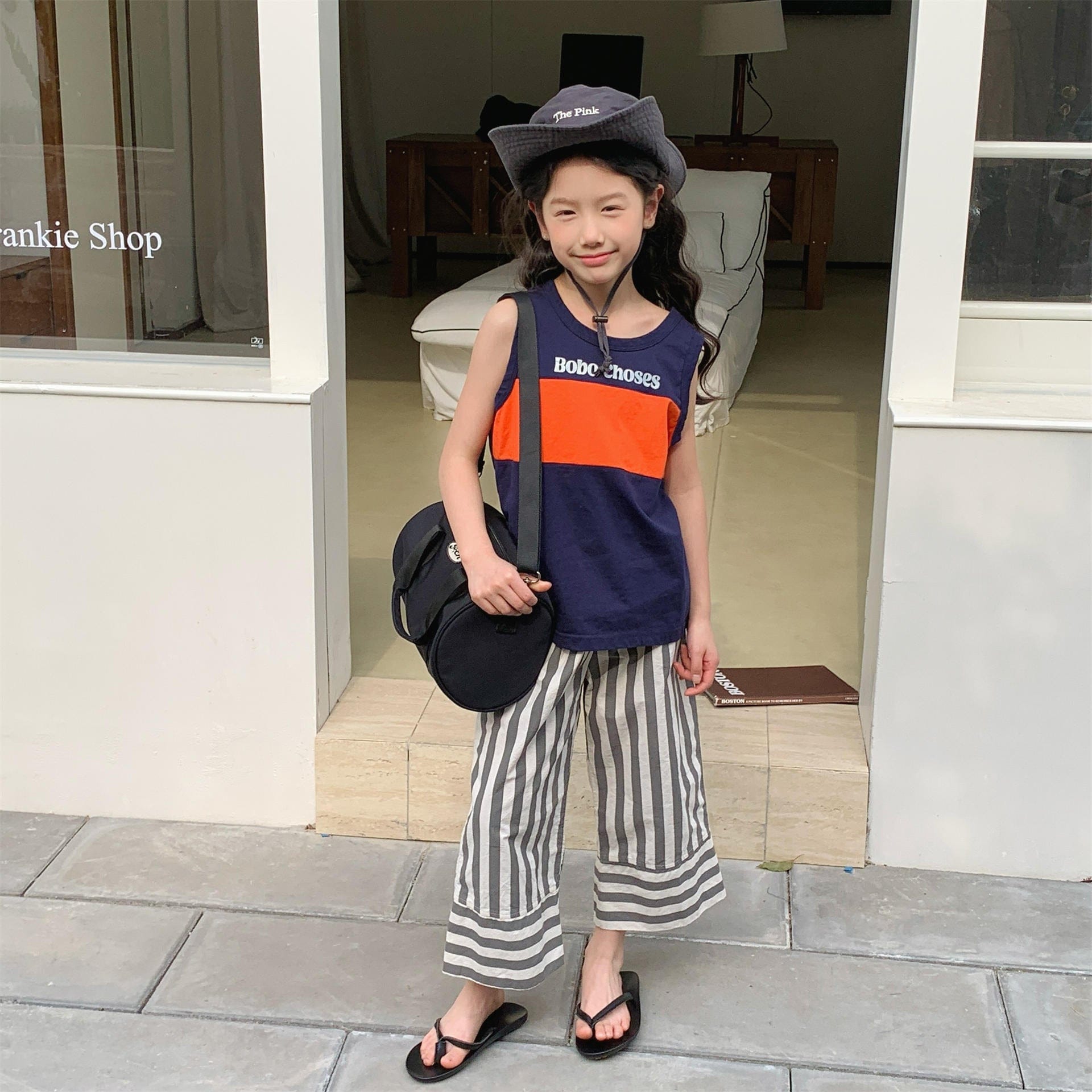 タンクトップ・キャミソール・ノースリーブトップス カラフルロゴノースリーブTシャツ【mh0010142】