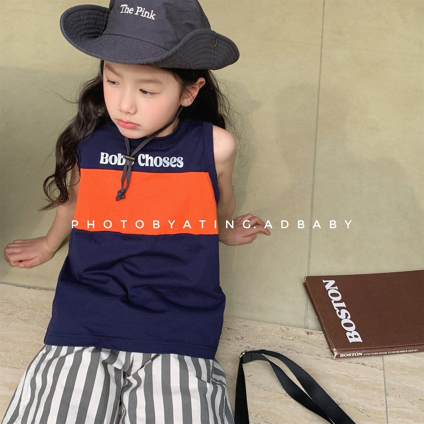 タンクトップ・キャミソール・ノースリーブトップス カラフルロゴノースリーブTシャツ【mh0010142】