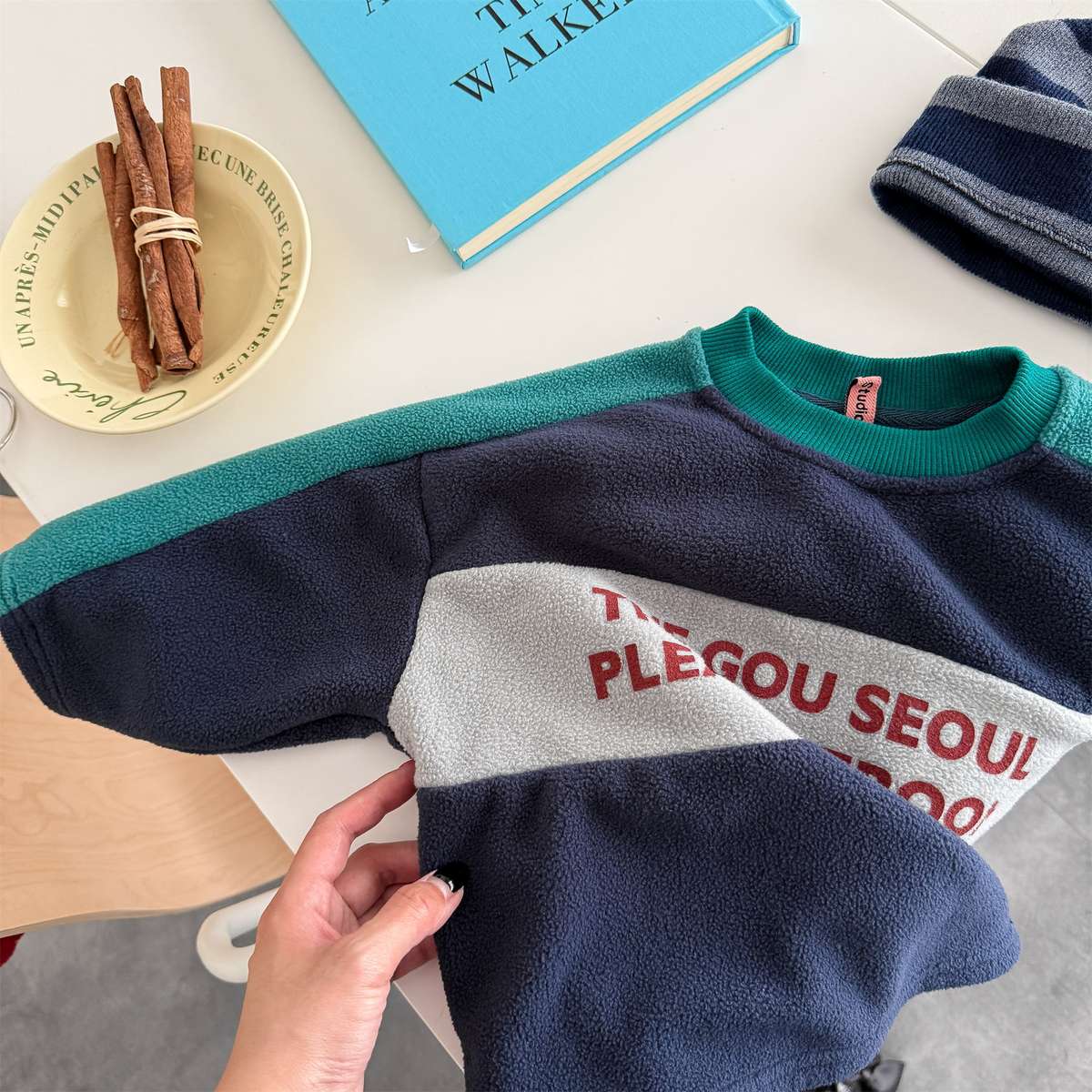 長袖Tシャツ 長袖フリース ラグラン袖 プリントロゴ クルーネック トップス【mh0011426】