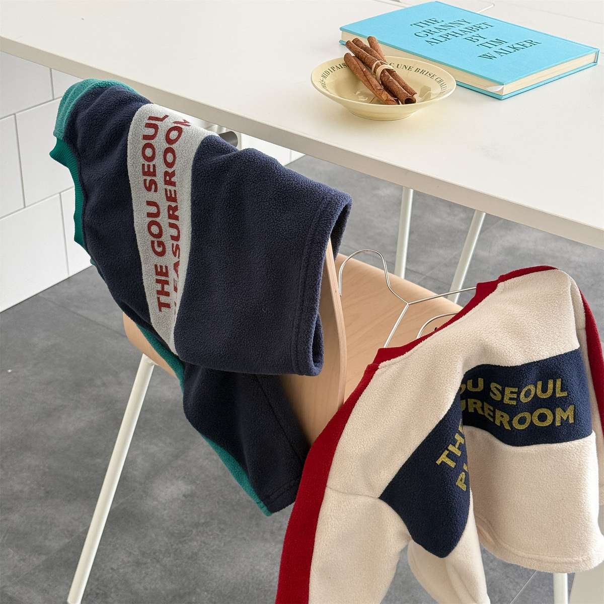 長袖Tシャツ 長袖フリース ラグラン袖 プリントロゴ クルーネック トップス【mh0011426】