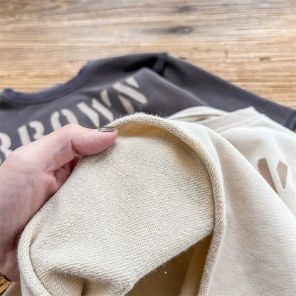 長袖Tシャツ キッズトップス 長袖スウェットTシャツ ルーズシルエット レターロゴプリント 2カラー【mh0006180】