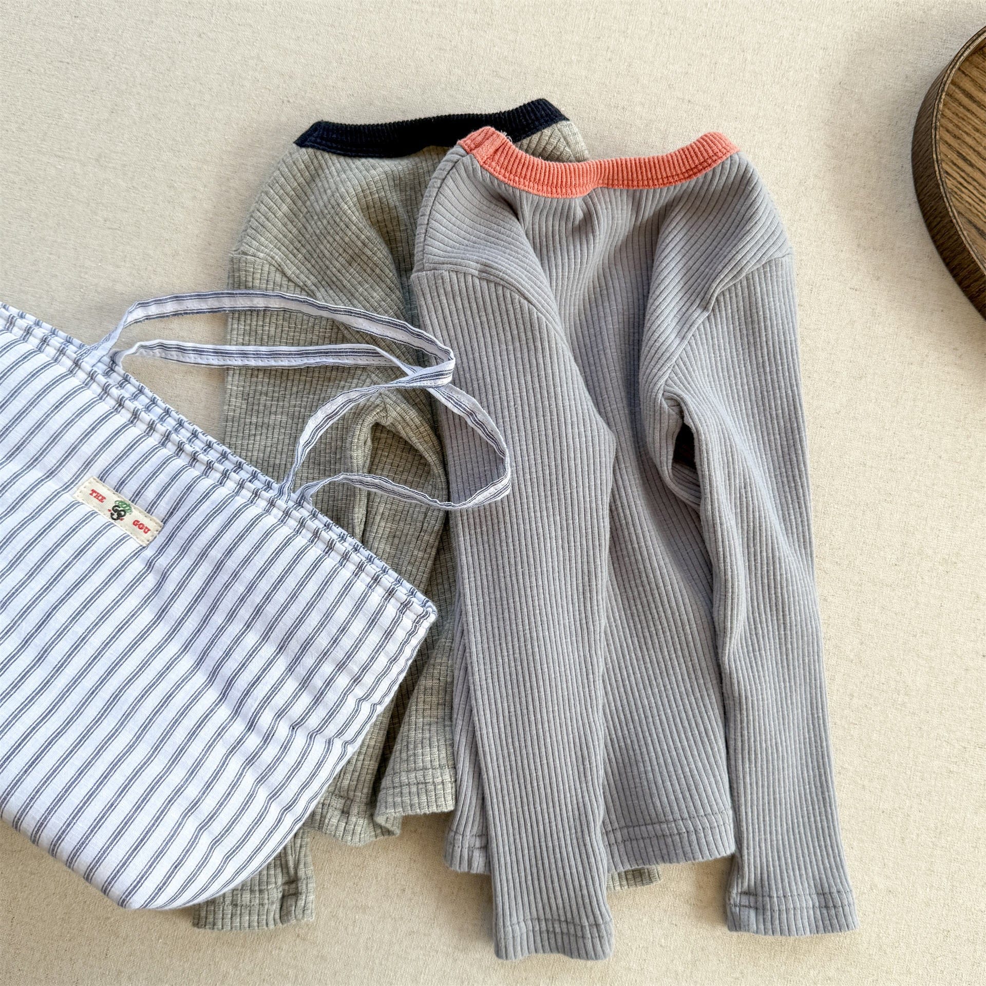 長袖Tシャツ ロゴプリント長袖リブTシャツダブルカラーパイピングトップス【mh0010914】