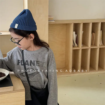 長袖Tシャツ キッズトップス 長袖プリントTシャツ PLANET ロゴプリント 2カラー【mh0006590】