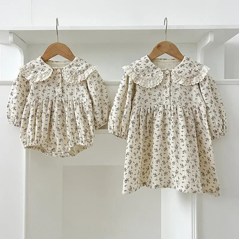 長袖ロンパース ベビーロンパース/キッズワンピース レース丸襟フラワープリント長袖ボディスーツ/ワンピース リンクコーデ 姉妹 お揃いコーデ【mh0007537】