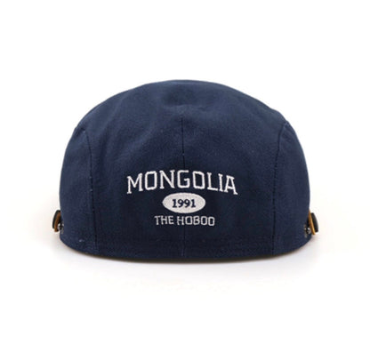 ネイビーのハンチング帽、MONGOLIAのロゴ刺繍入り