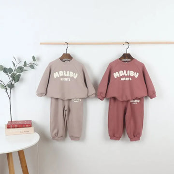 長袖セットアップ キッズセットアップ 2点セット MALIBUロゴ長袖スウェットシャツ+スウェットパンツ 2カラー【mh0007220】