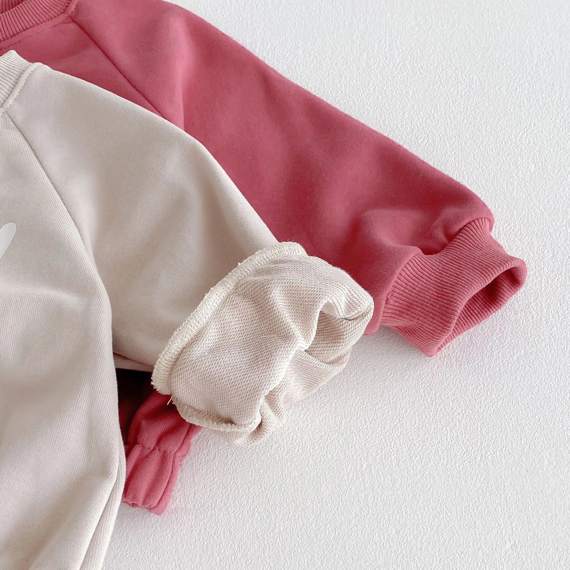 長袖セットアップ キッズセットアップ 2点セット MALIBUレターロゴプリント長袖スウェットシャツ+ロングスウェットパンツ【mh0008807】