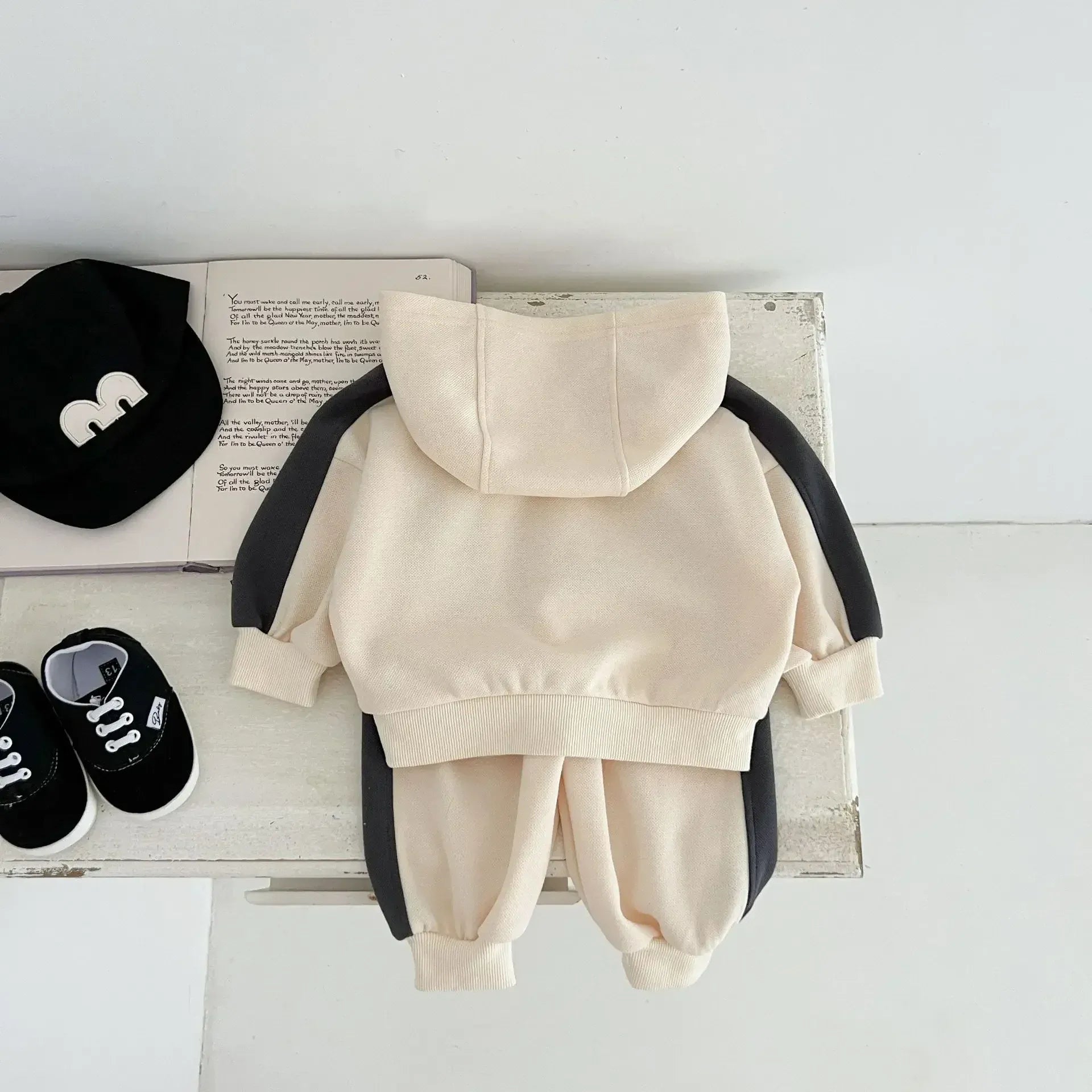 長袖セットアップ ベビーキッズセットアップ 2点セット バイカラーナンバーロゴプリントフーディスウェットパーカー+スウェットパンツ【mh0007406】