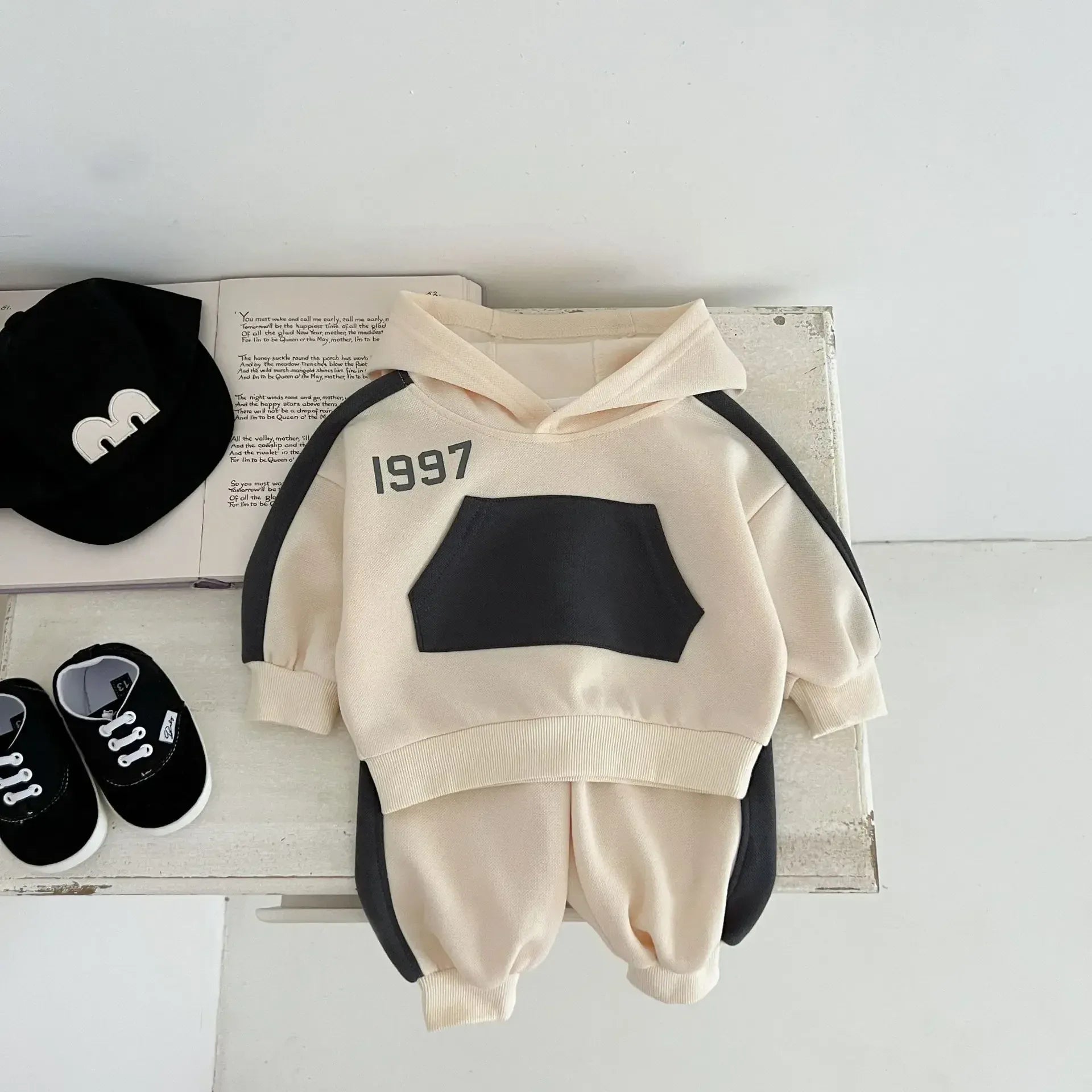 長袖セットアップ ベビーキッズセットアップ 2点セット バイカラーナンバーロゴプリントフーディスウェットパーカー+スウェットパンツ【mh0007406】