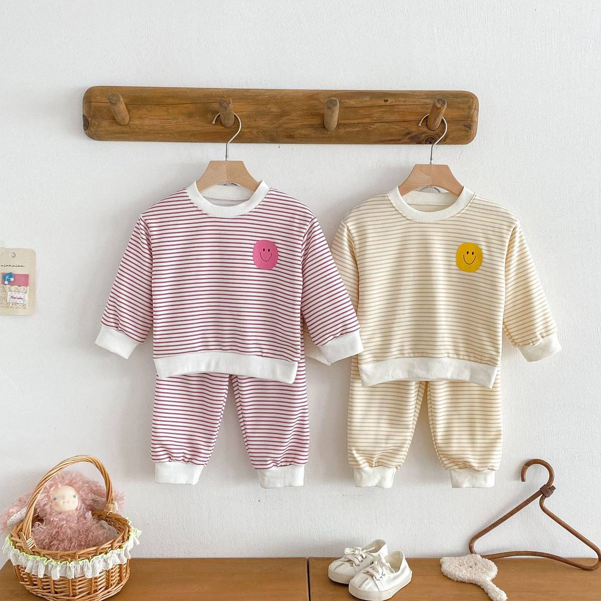 長袖セットアップ 長袖スウェット+スウェットパンツ セットアップ 2点セット ボーダー柄 スマイルロゴ【mh0011390】