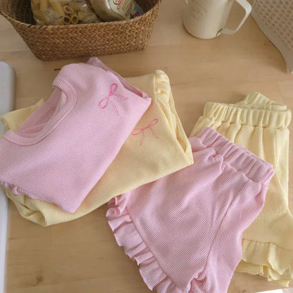 半袖セットアップ キッズセットアップ 2点セット 半袖パフスリーブTシャツ+フリルショートパンツ リボンプリント 2カラー【mh0006322】