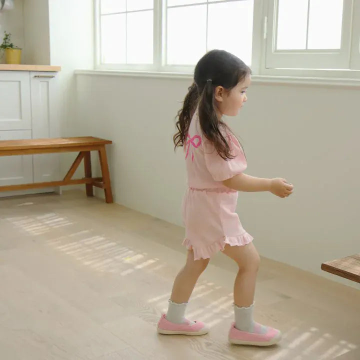 半袖セットアップ キッズセットアップ 2点セット 半袖パフスリーブTシャツ+フリルショートパンツ リボンプリント 2カラー【mh0006322】