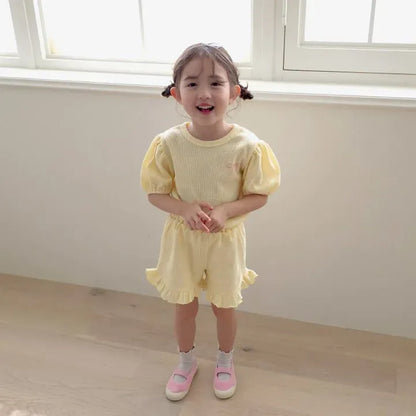 半袖セットアップ キッズセットアップ 2点セット 半袖パフスリーブTシャツ+フリルショートパンツ リボンプリント 2カラー【mh0006322】