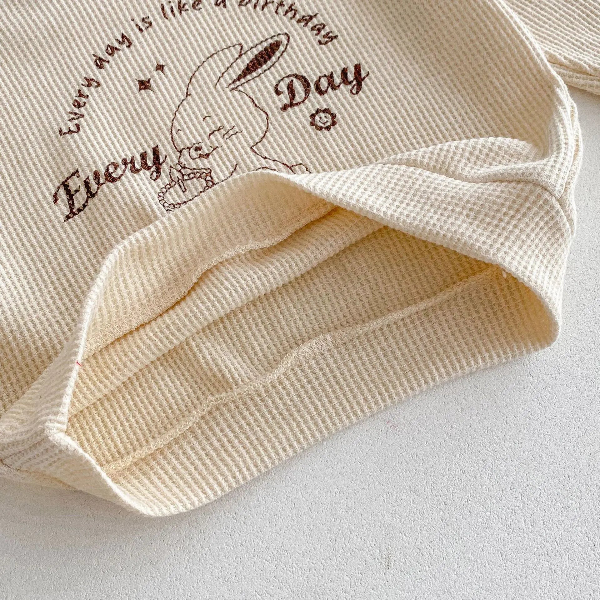 長袖セットアップ キッズセットアップ 2点セット ワッフル 長袖Tシャツ+フリルショートパンツ うさぎプリント 2カラー【mh0006377】