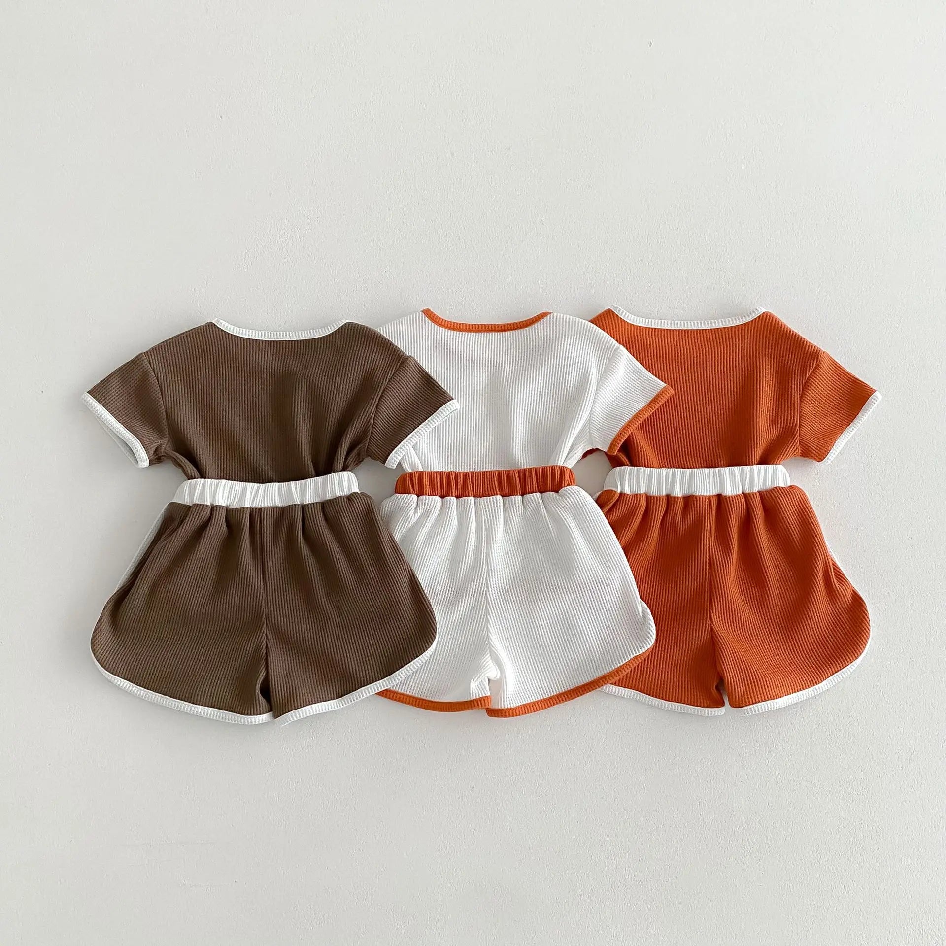 半袖セットアップ キッズセットアップ 2点セット 半袖Tシャツ+ショートパンツ シンプルベーシック 3カラー【mh0005390】