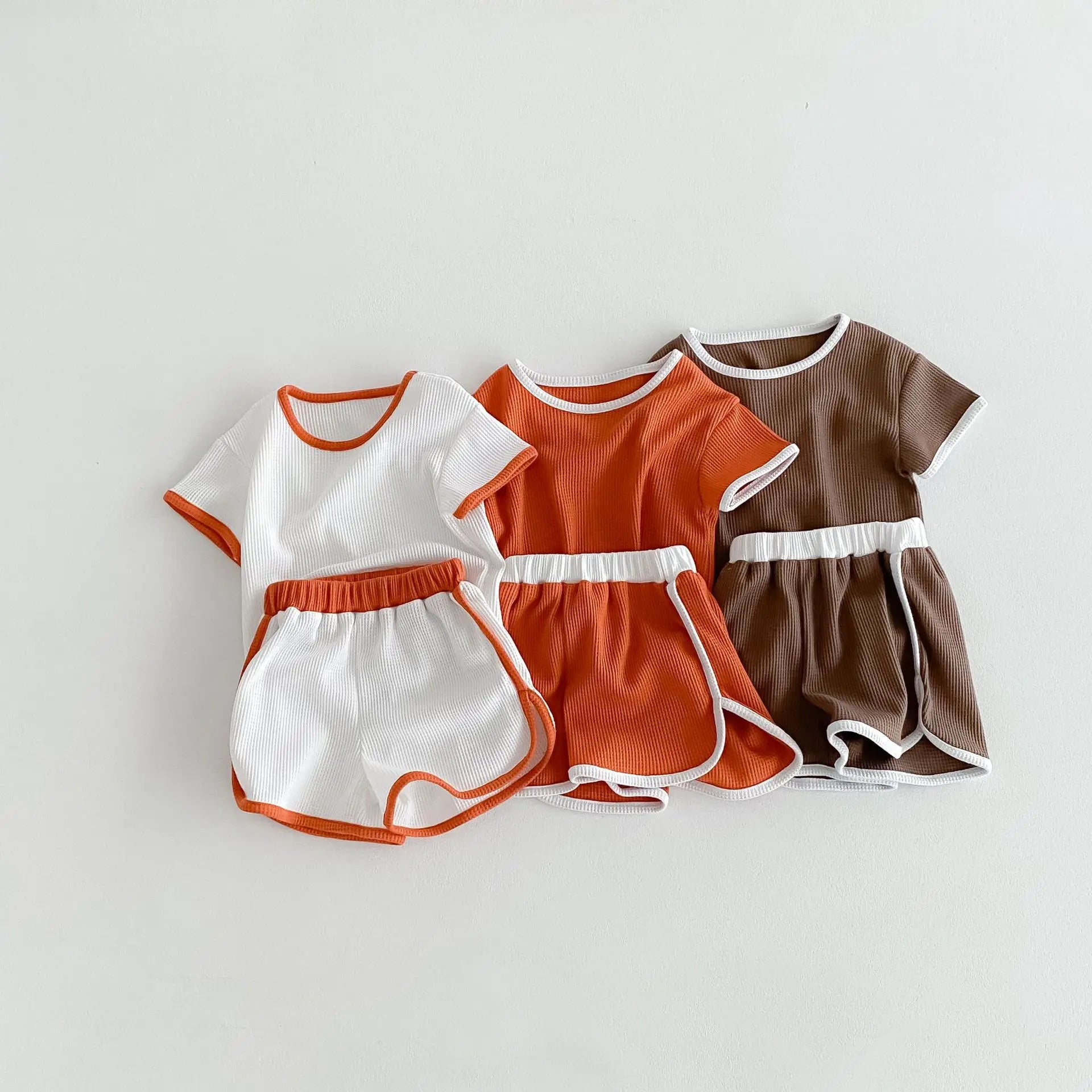 半袖セットアップ キッズセットアップ 2点セット 半袖Tシャツ+ショートパンツ シンプルベーシック 3カラー【mh0005390】