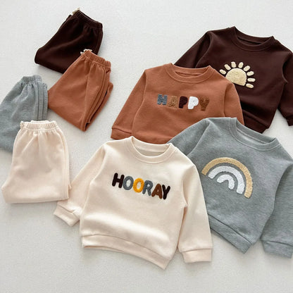 長袖セットアップ ベビーキッズセットアップ 2点セット レターロゴワッペン長袖Tシャツ+ロングパンツ 4カラー【mh0007142】