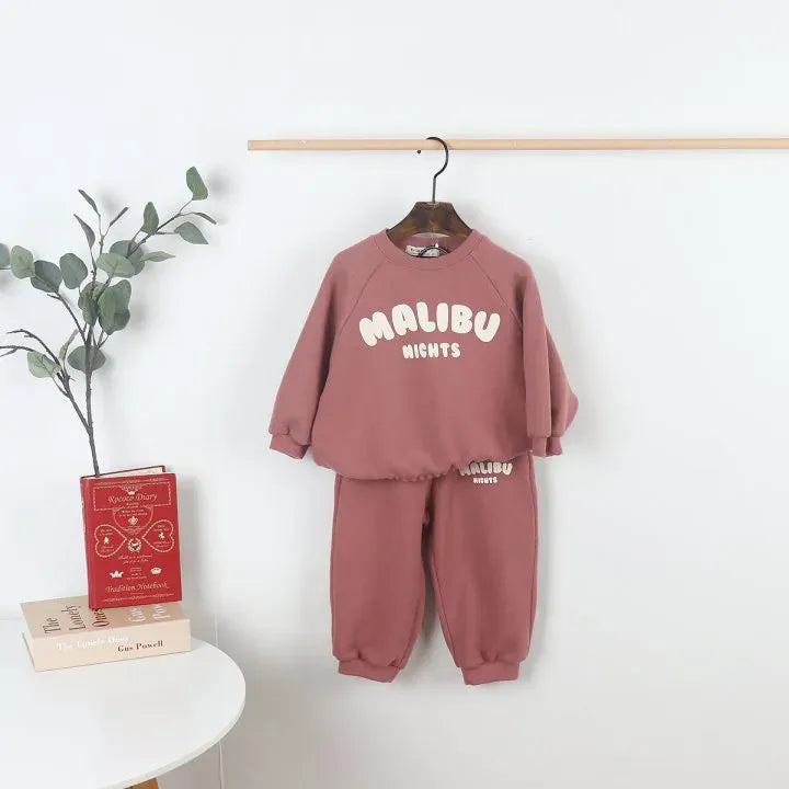 長袖セットアップ Brick Red / 80cm 9-12M キッズセットアップ 2点セット MALIBUロゴ長袖スウェットシャツ+スウェットパンツ 2カラー【mh0007220】