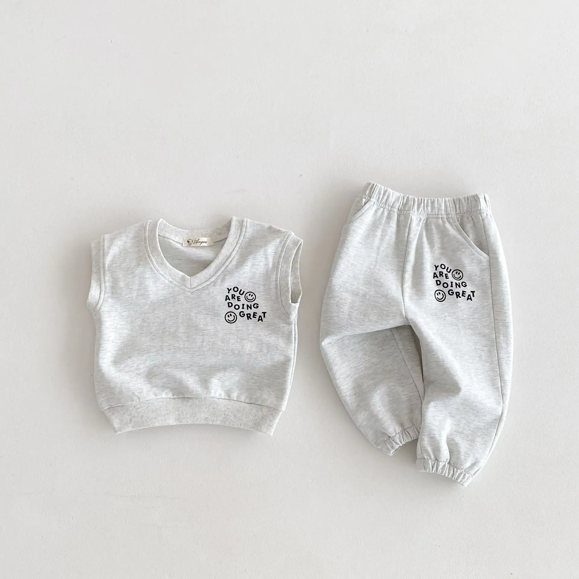 ノースリーブセットアップ Gray / 12M  80CM キッズセットアップ 2点セット Vネックベストトップス+スウェットパンツ スマイルレターロゴプリント 2カラー【mh0006656】
