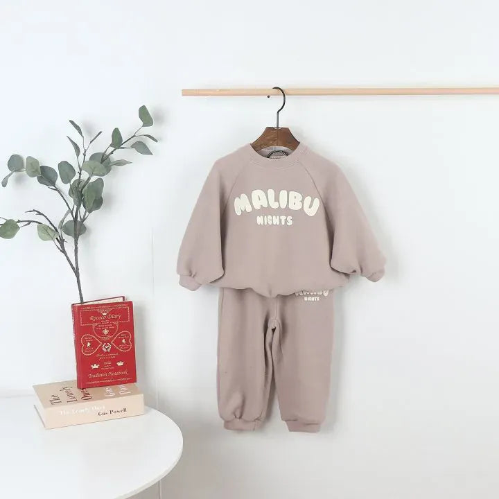 長袖セットアップ Khaki / 80cm 9-12M キッズセットアップ 2点セット MALIBUロゴ長袖スウェットシャツ+スウェットパンツ 2カラー【mh0007220】