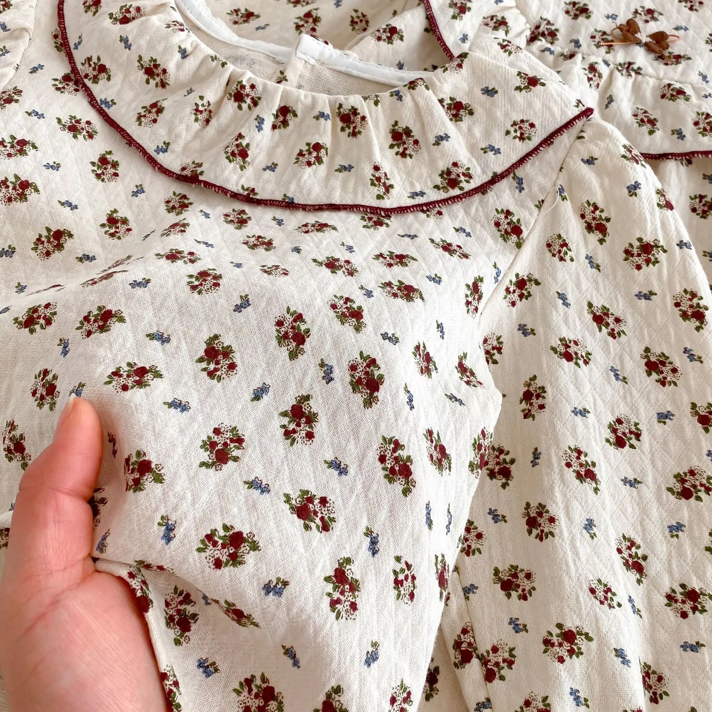 長袖ワンピース キッズワンピース ラッフルフリルフラワー小花柄長袖ワンピース【mh0008804】