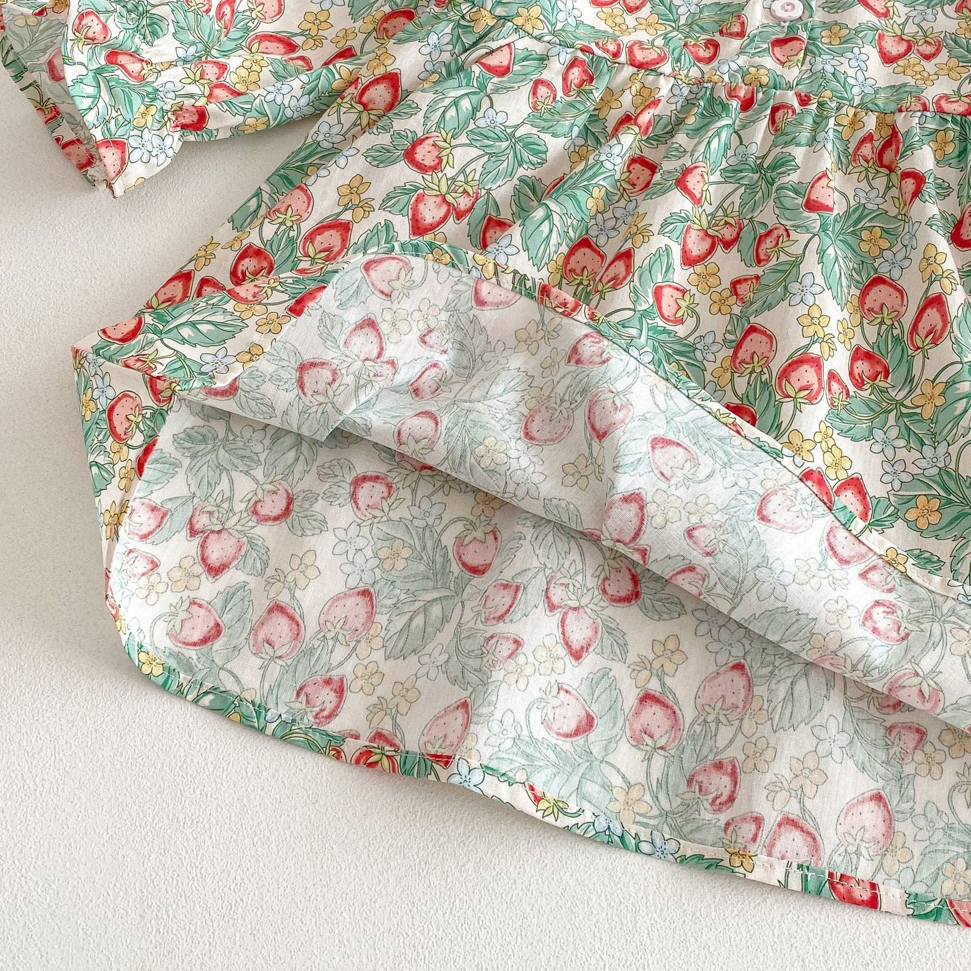 長袖ワンピース いちごストロベリープリント長袖ワンピース【mh0009254】