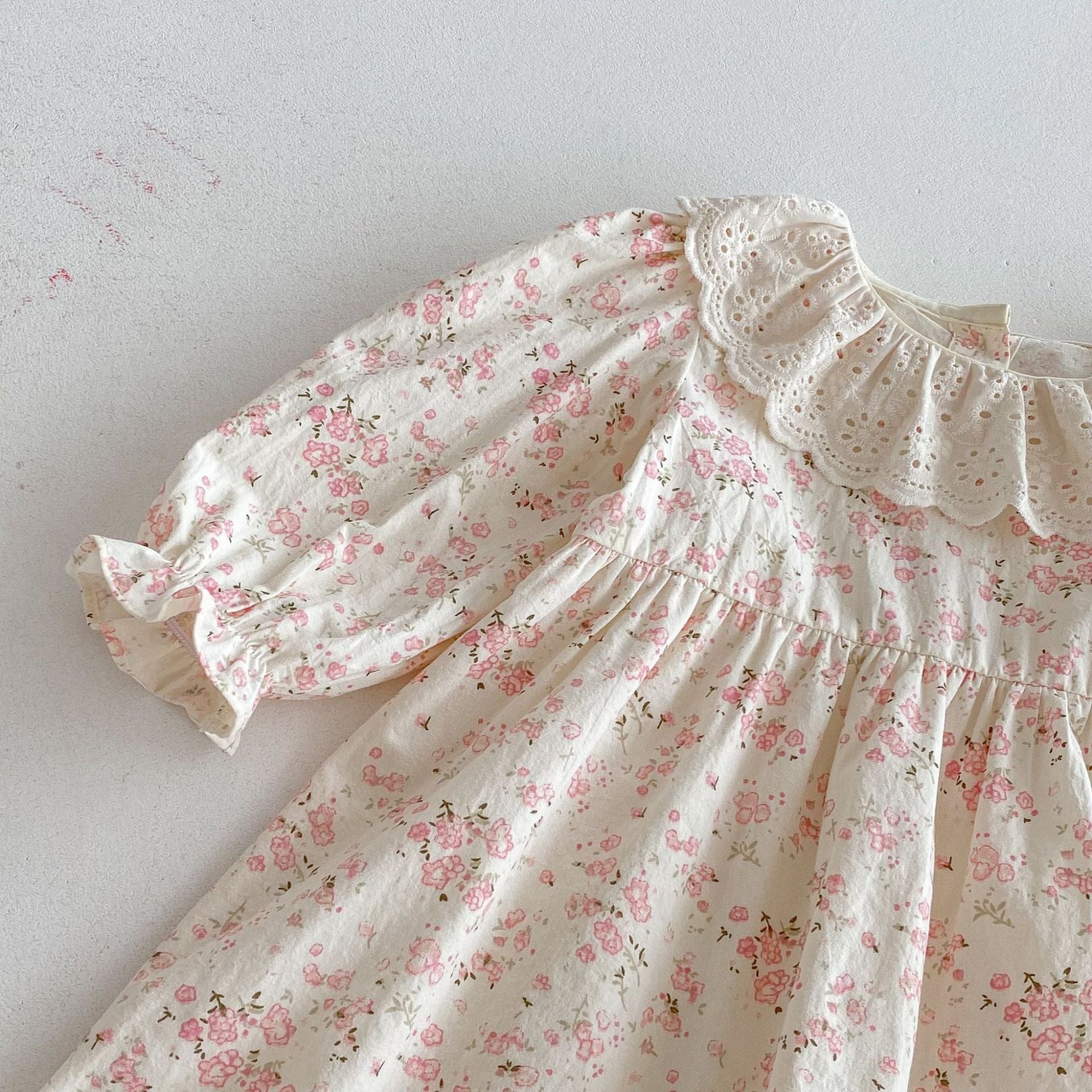 長袖ワンピース レースラッフル襟フラワープリント長袖ワンピース【mh0010664】