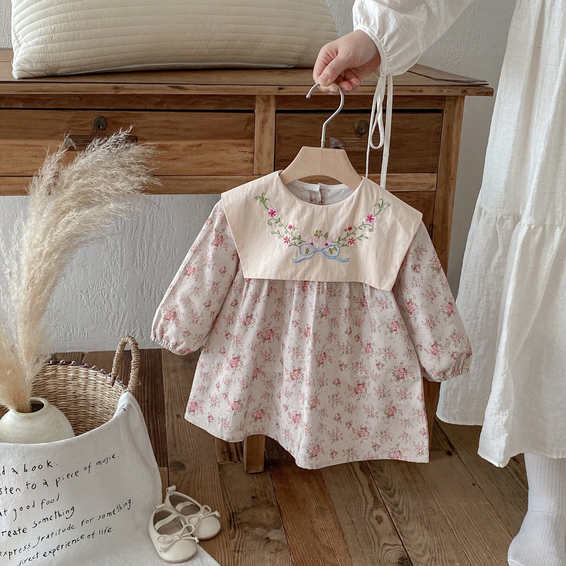 長袖ワンピース フラワー刺繍ビッグ襟長袖ワンピース【mh0010680】