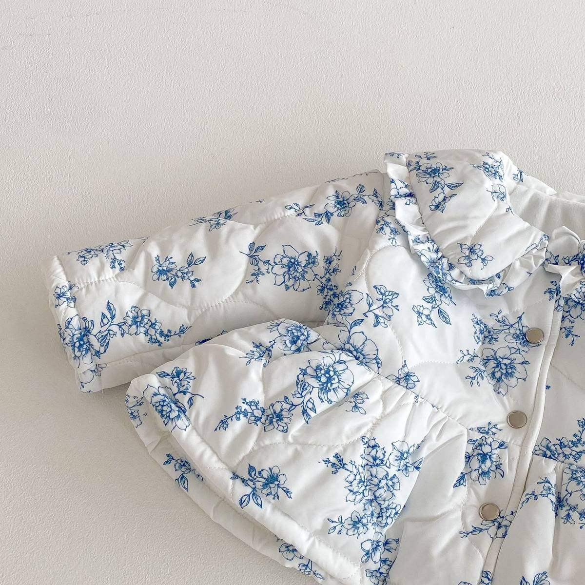 ショートコート・ジャケット・ジャンパー 長袖ジャケット 中綿キルティング フラワー柄 フリル襟 アウター【mh0011373】