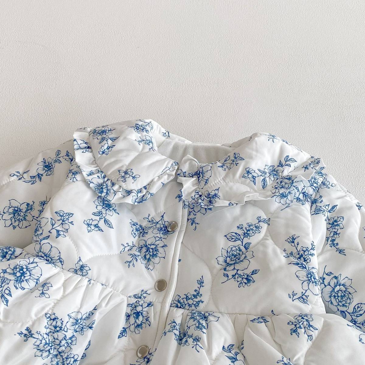 ショートコート・ジャケット・ジャンパー 長袖ジャケット 中綿キルティング フラワー柄 フリル襟 アウター【mh0011373】