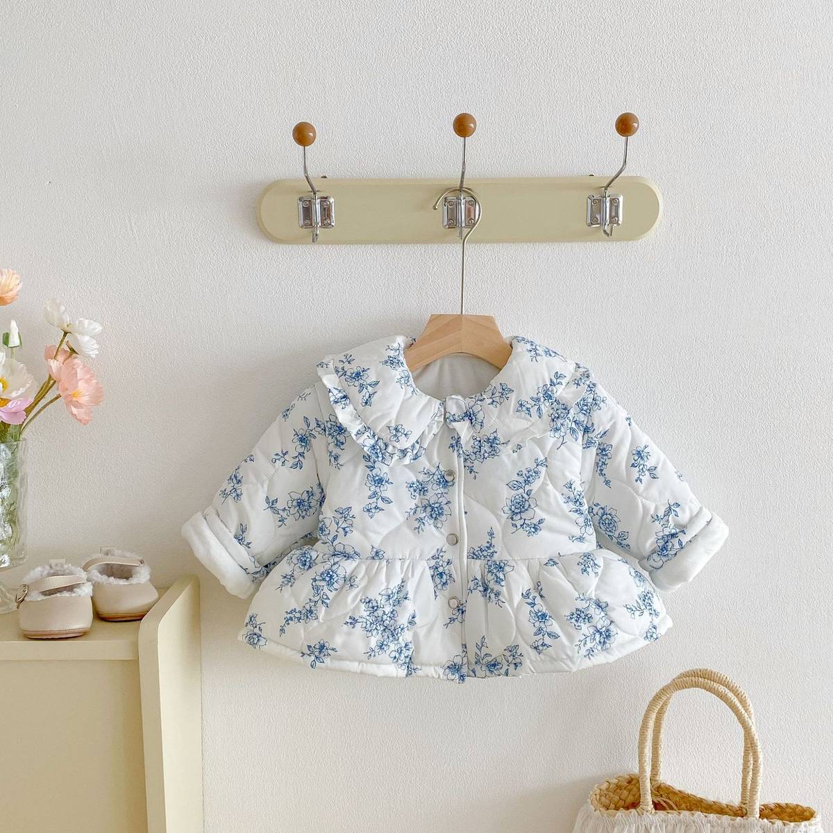 ショートコート・ジャケット・ジャンパー 長袖ジャケット 中綿キルティング フラワー柄 フリル襟 アウター【mh0011373】