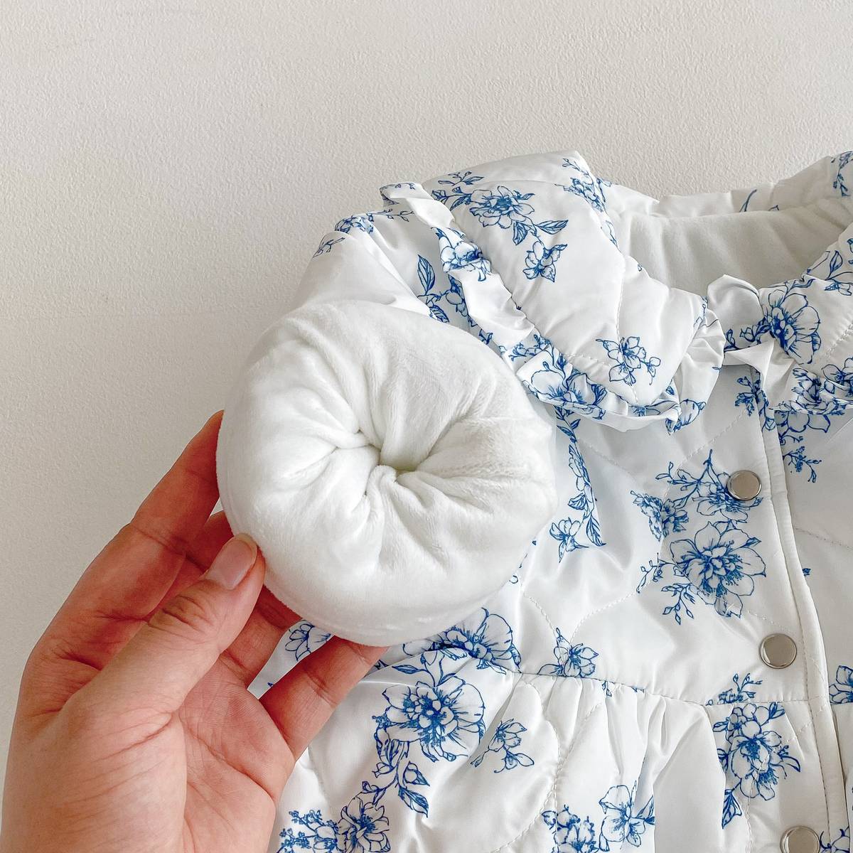 ショートコート・ジャケット・ジャンパー 長袖ジャケット 中綿キルティング フラワー柄 フリル襟 アウター【mh0011373】