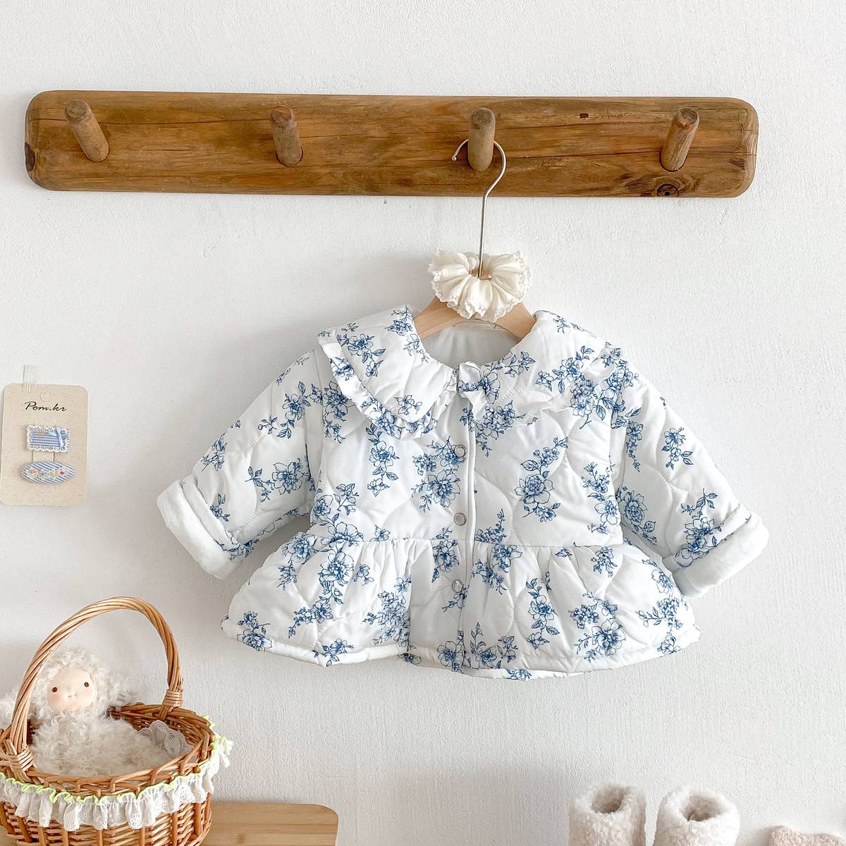 ショートコート・ジャケット・ジャンパー 長袖ジャケット 中綿キルティング フラワー柄 フリル襟 アウター【mh0011373】