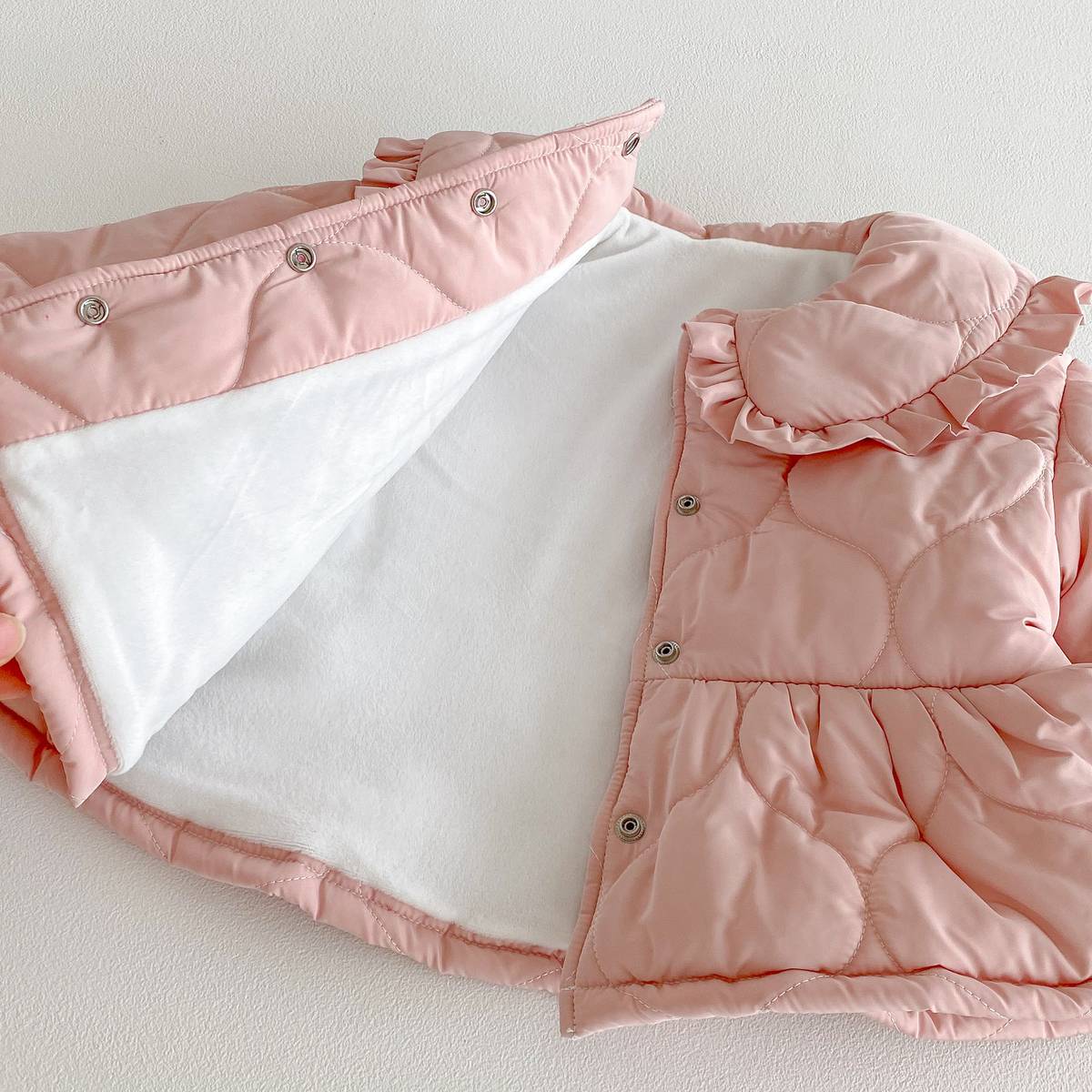 ショートコート・ジャケット・ジャンパー 長袖ジャケット 中綿キルティング フリル襟 ペプラムデザイン アウター あったか【mh0011376】