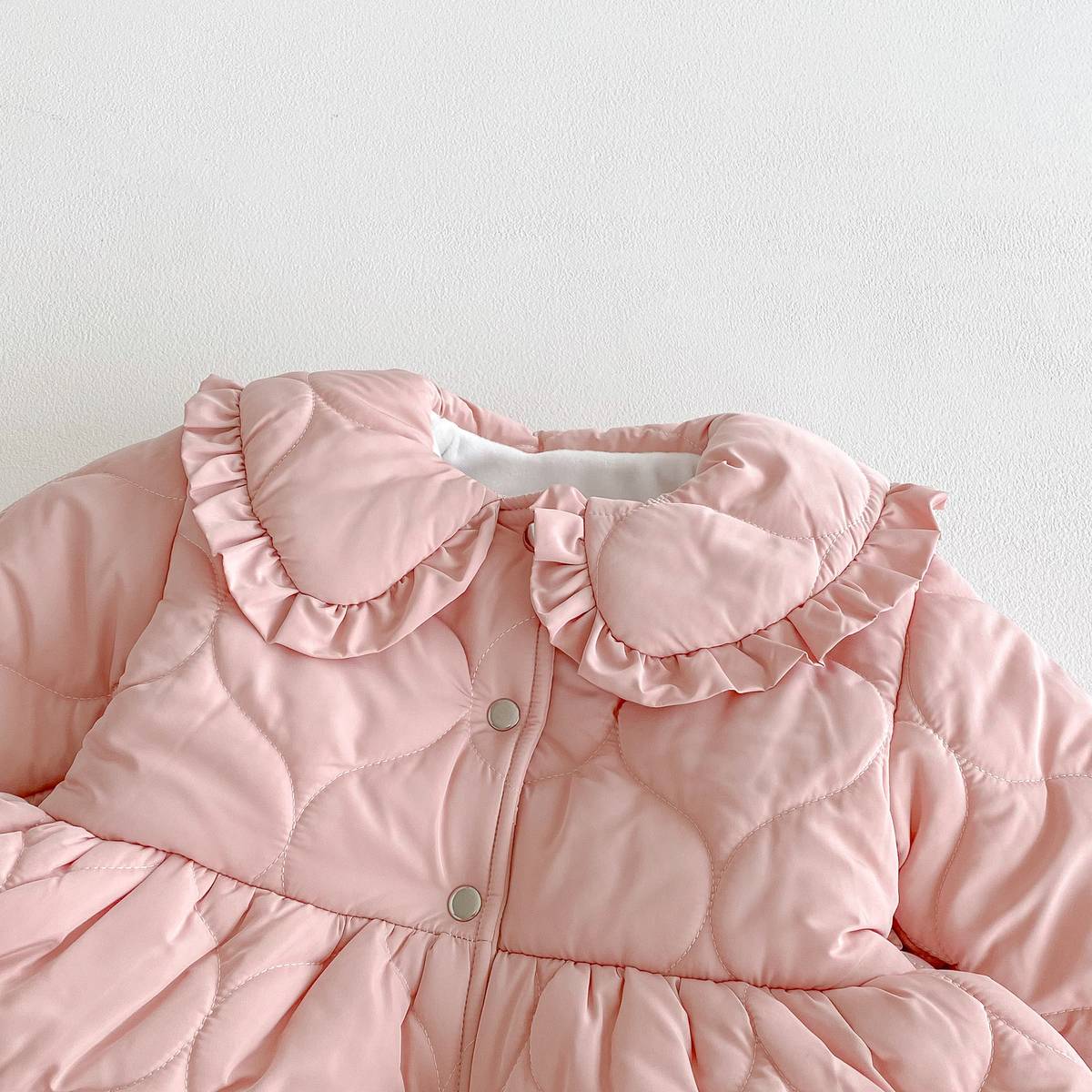 ショートコート・ジャケット・ジャンパー 長袖ジャケット 中綿キルティング フリル襟 ペプラムデザイン アウター あったか【mh0011376】